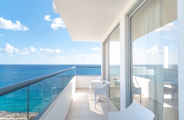 Grecian Sands Hotel