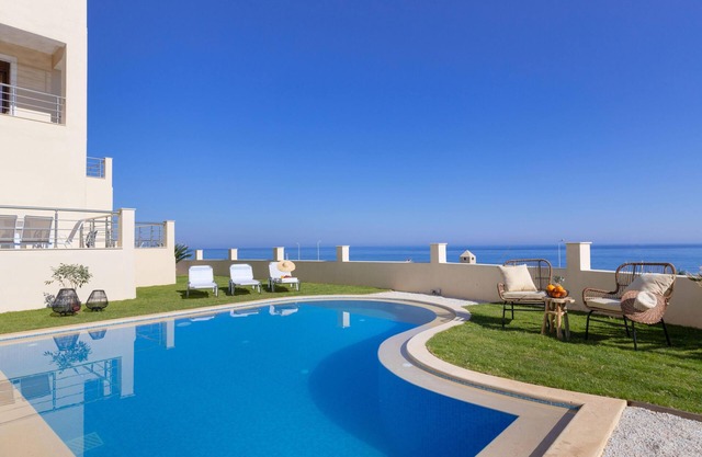 Green – A Seaside Escape with Mesmerizing Views