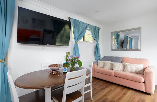 Green Acres Cottage -'Getaway' - East Deep Creek