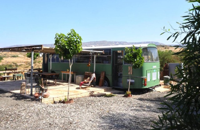 Green Bus unique & private 3 min from Coral Bay