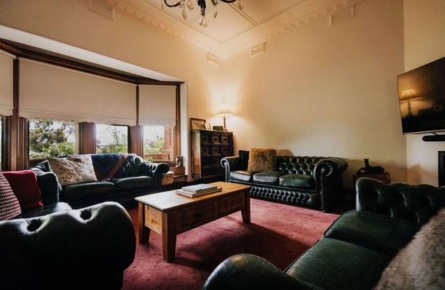 Green Gables King Suite