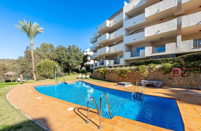Green Hills Chic 3 Bed Apt Elviria, Marbella