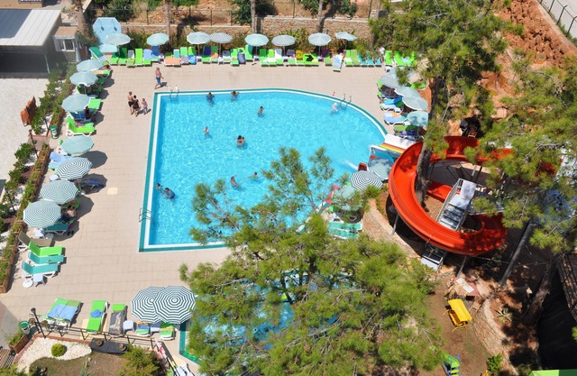 Green Life Hotel