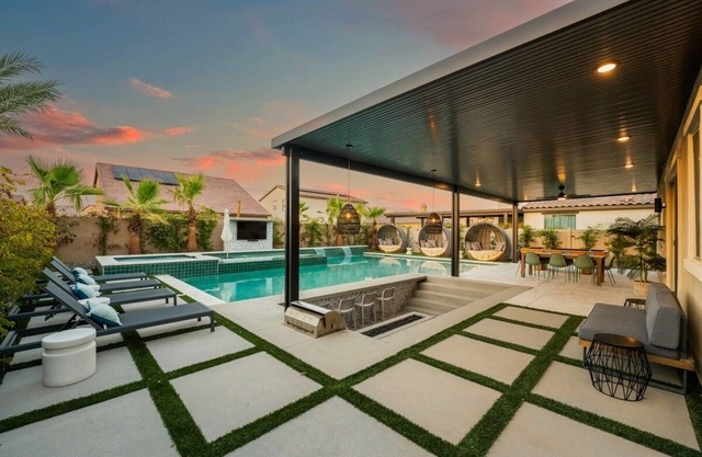 Green Lion - New Spectacular Modern Pool home