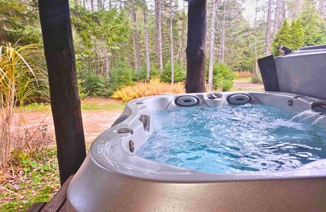 *Green Mountain Haven*/HotTub/ Dog Friendly/ Games