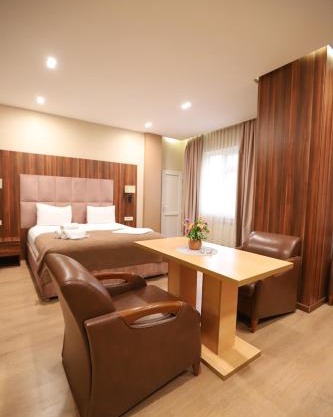 GREEN PARK HOTEl