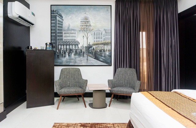 Green Point Hotel