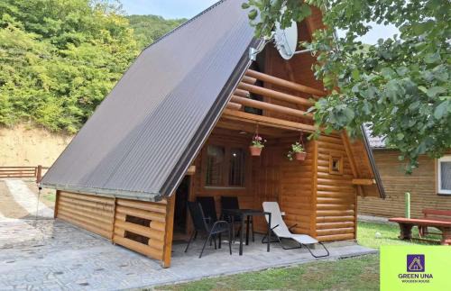 Green Una Wooden House