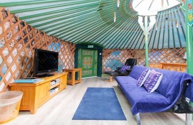 Green Yurt with Hot Tub - Sleeps 3, Parking & WiFi
