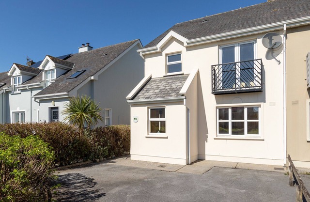 Greenfield Park 10 (15min walk to Lahinch Beach)