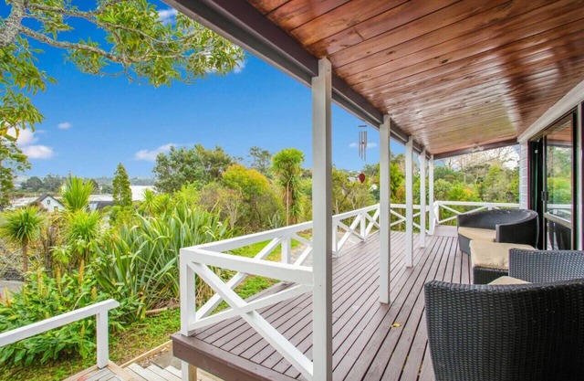 Greenhithe Hidden Gem with Sea Views and Air-con