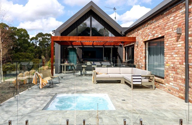 Greenleaf, Daylesford