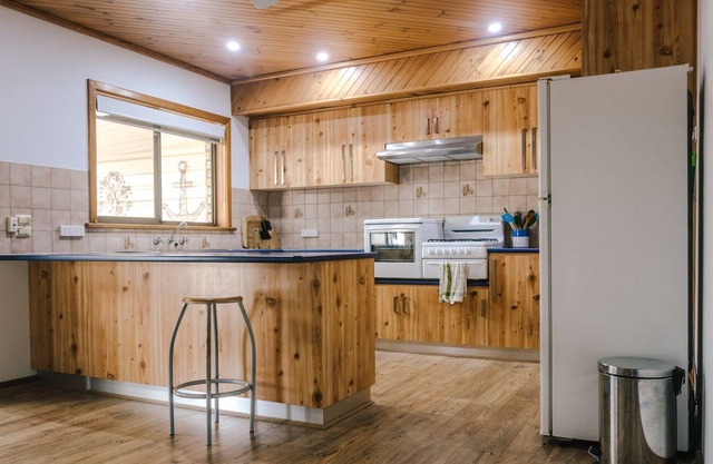 Greenly Getaway House - 2 minute walk to the beach