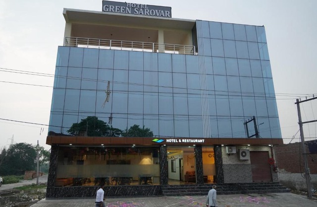 GreenSarovar Hotel