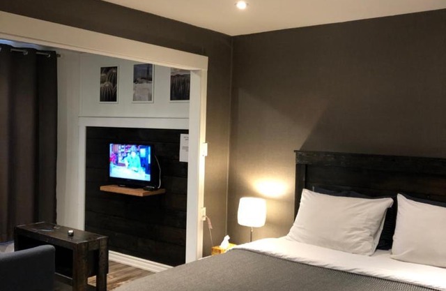 Greenside Motel