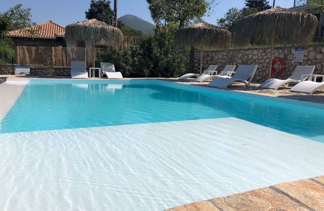 GreenVillage countryside Villa 20m from tavern & super market!
