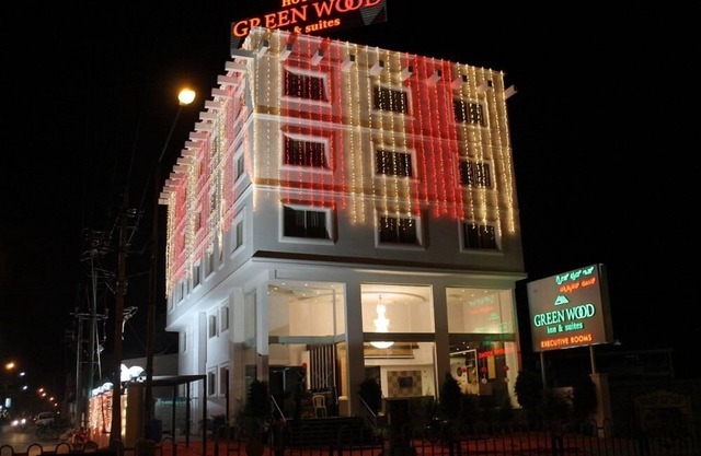 GreenWood Inn & Suites