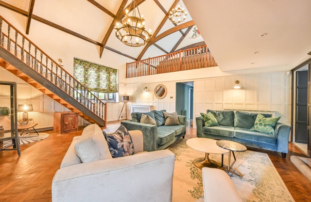 Grenville House.. Private hot tub close to Bude - book now for 2024!