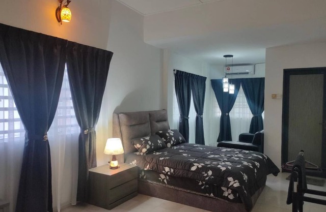 Grey Fantasy Homes Room #2 Room size: 230 sq.ft.