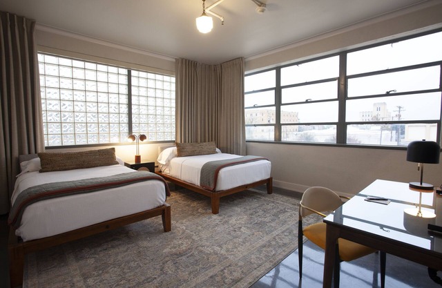 Greyhound Inn - Classic Double Suite