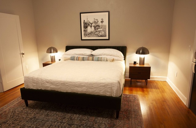 Greyhound Inn - Classic King Suite