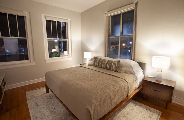 Greyhound Inn - Deluxe King Suite
