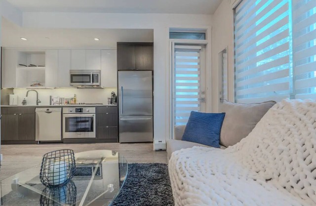 Greystone Retreat DT Luxe Condo w/ U/G Parking
