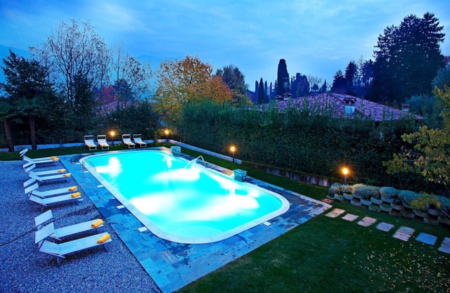 Spacious living, Sauna, jacuzzi, parking, tranquil location