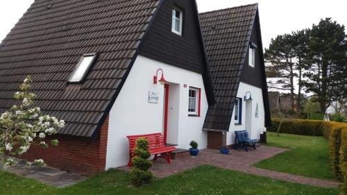 Grietje II blaues Haus rechts