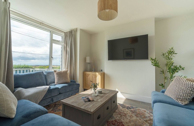 Griffin's Rest | near to A30 & Airport | Parking