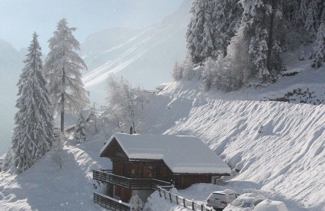 Grimentz - Charming Spacious Alpine Chalet With Stunning Views, Sleeps 8-10