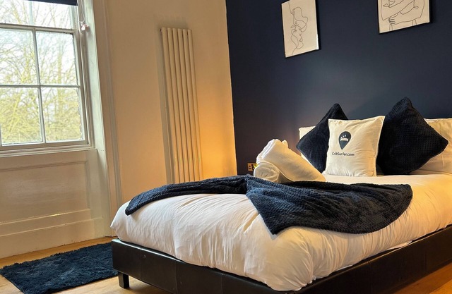 Grimsby Central Luxury 2 Bedrooms, Sleeps 3