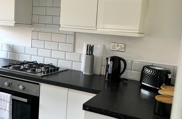 Grimsby Workers Haven 4 Bed Renovated House Sleeps 8