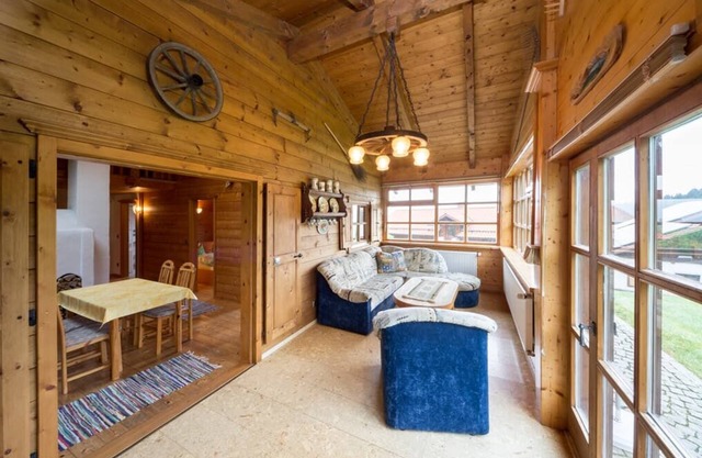 Großes Ferienhaus mit Zwei Terrassen