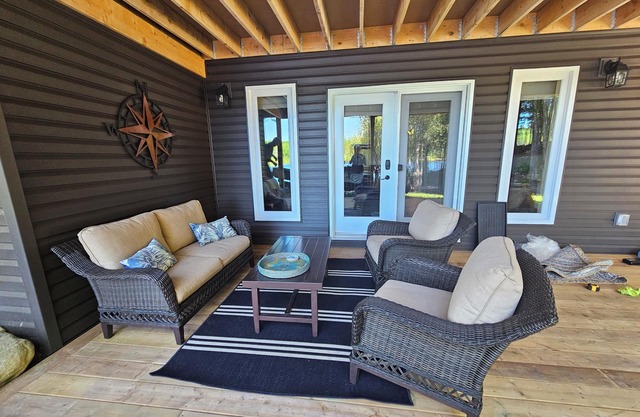 Groom/Lynx lake Retreat Kearney, Ontario. Relax in our walkout ground level apt.