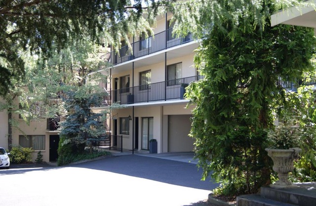 Grosvenor Court Apartments