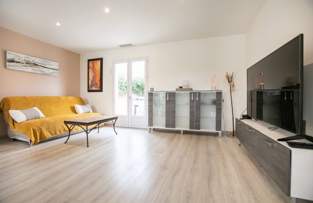 Single storey fully air-conditioned garden swimming pool