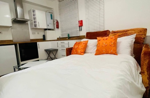 Ground Floor 3Beds ) Tower Bridge Retreat