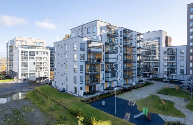 Ground floor apartment close to Tram Line & Shopping