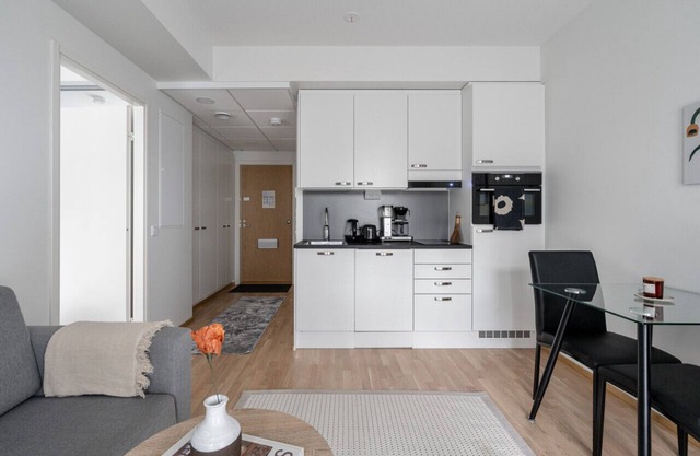 Ground floor apartment close to Tram Line & Shopping