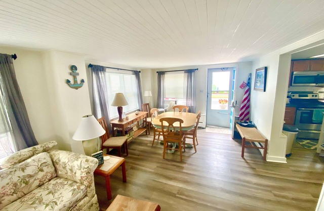 Ground Floor Condo on Beach Block