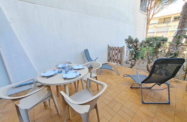 Estudio en planta baja con terraza y parking privado en Marseillan