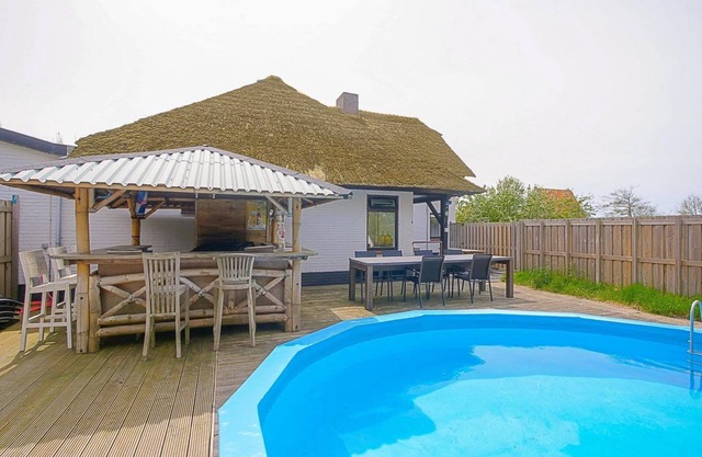 Group accommodation Villa Pakhuys: Cozy and spacious accommodation with private pool in Julianadorp aan Zee