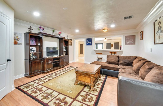 Group-Friendly Louisana Hideaway: Hunt & Fish!