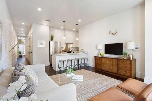 Group-friendly Suite Near Bourbon Street