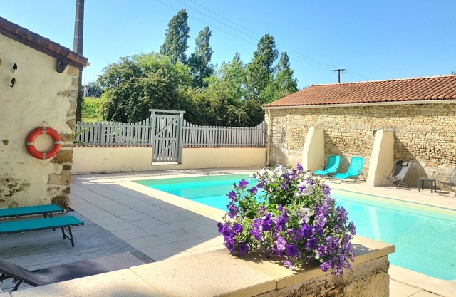 Large quiet gite for 20 people