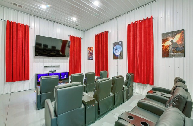 Group Getaway in Cadillac MI W/ Theater Room