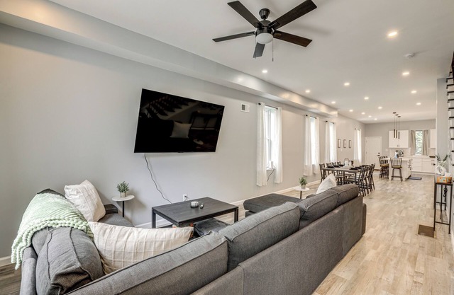 Group Getaway w/ Games & Patio in Philadelphia!