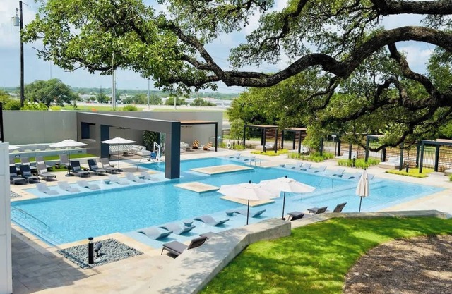 Goldy’s Place | Pool Gym Game Room Sleeps 8