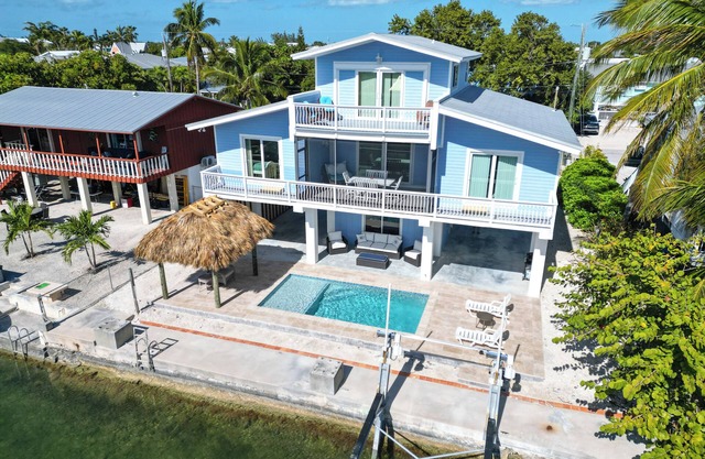 Group Therapy | 3 bed, 2 bath home w/ pool, quick ocean access - deep discount for JULY!